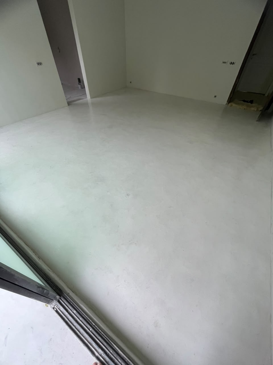 Micro cement flooring system — project photo 6